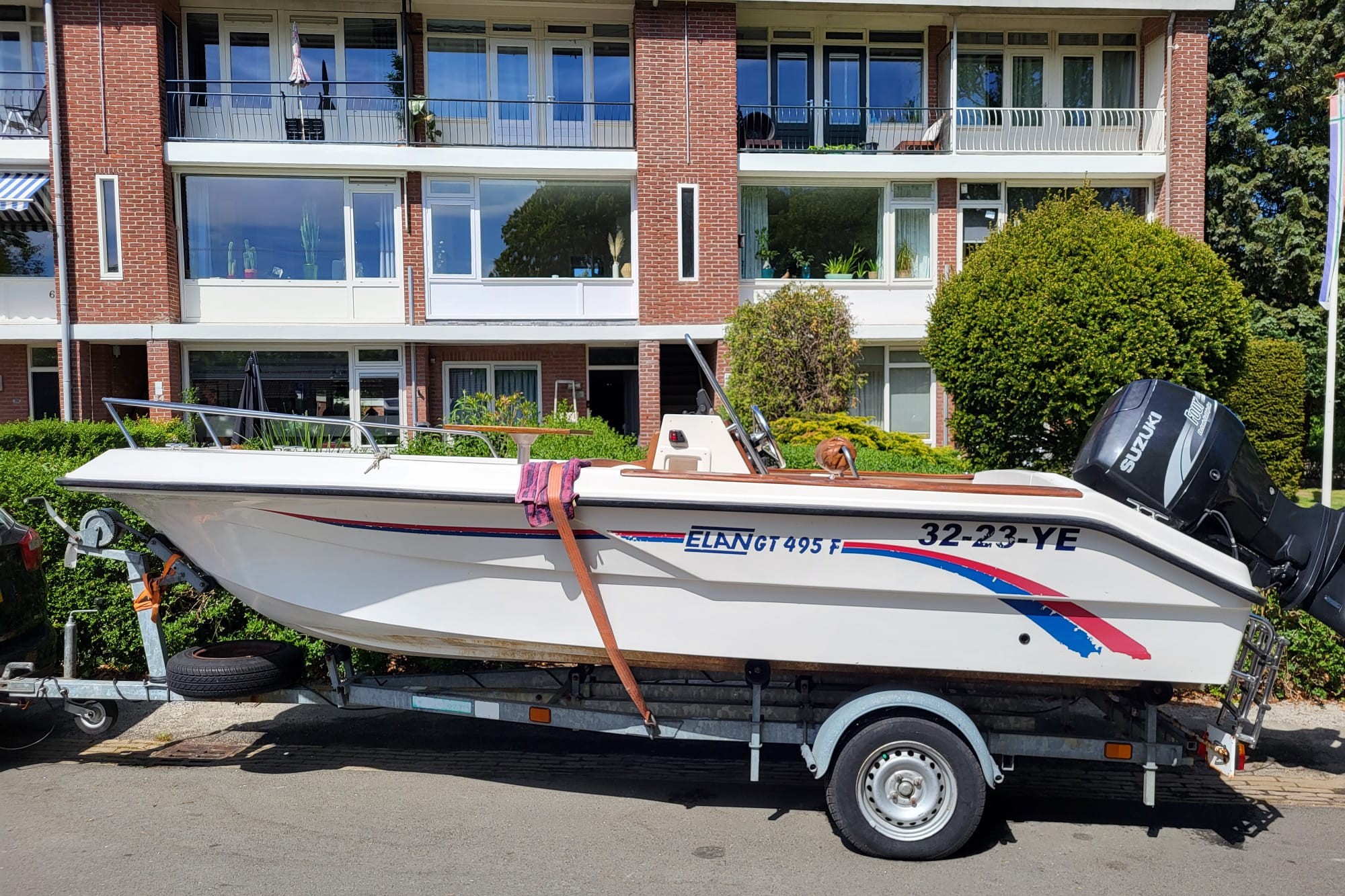 Consoleboot, Elan 495GT