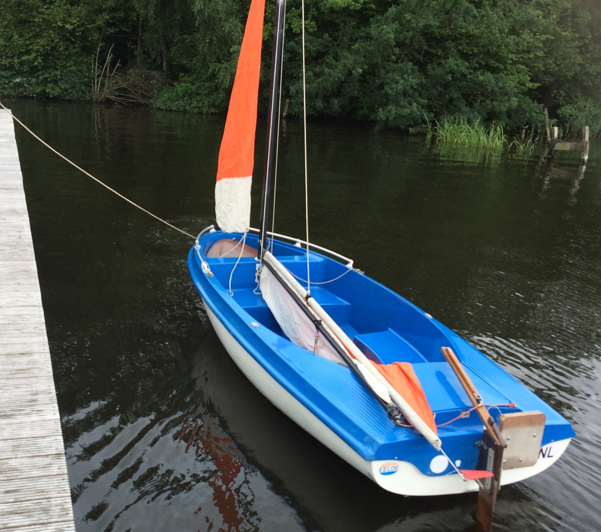 PapoeaNieuwGuinea Viskeus Versnipperd Skipper 14 open zeilboot